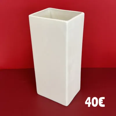 Photo des pièces de céramique avec leur prix