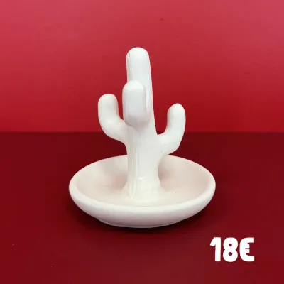 Photo des pièces de céramique avec leur prix